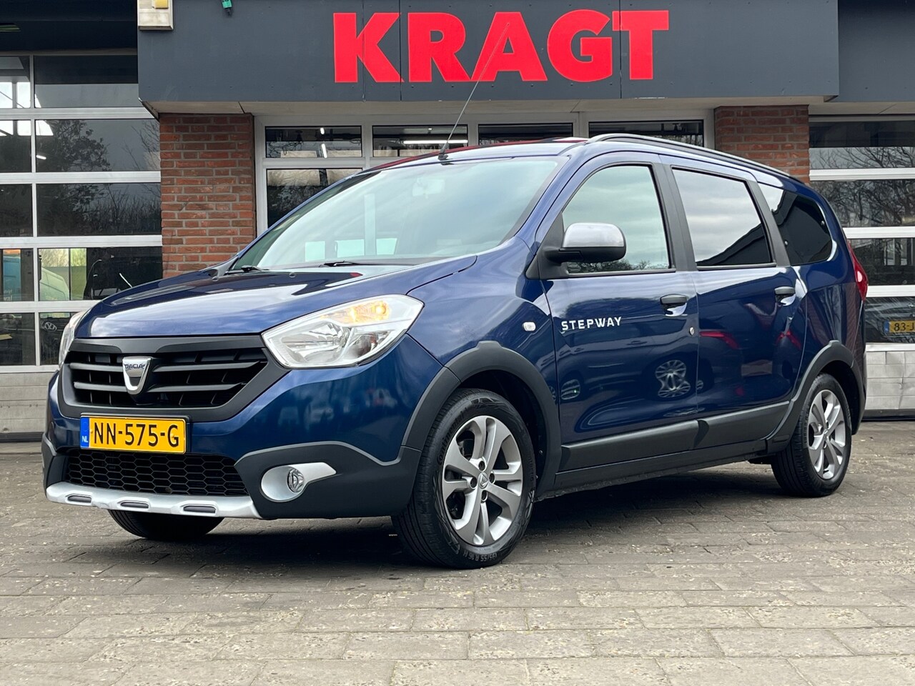 Dacia Lodgy - Stepway 1.2 TCe 116 pk - 7 persoons - navi - lichtmetaal - airco - AutoWereld.nl