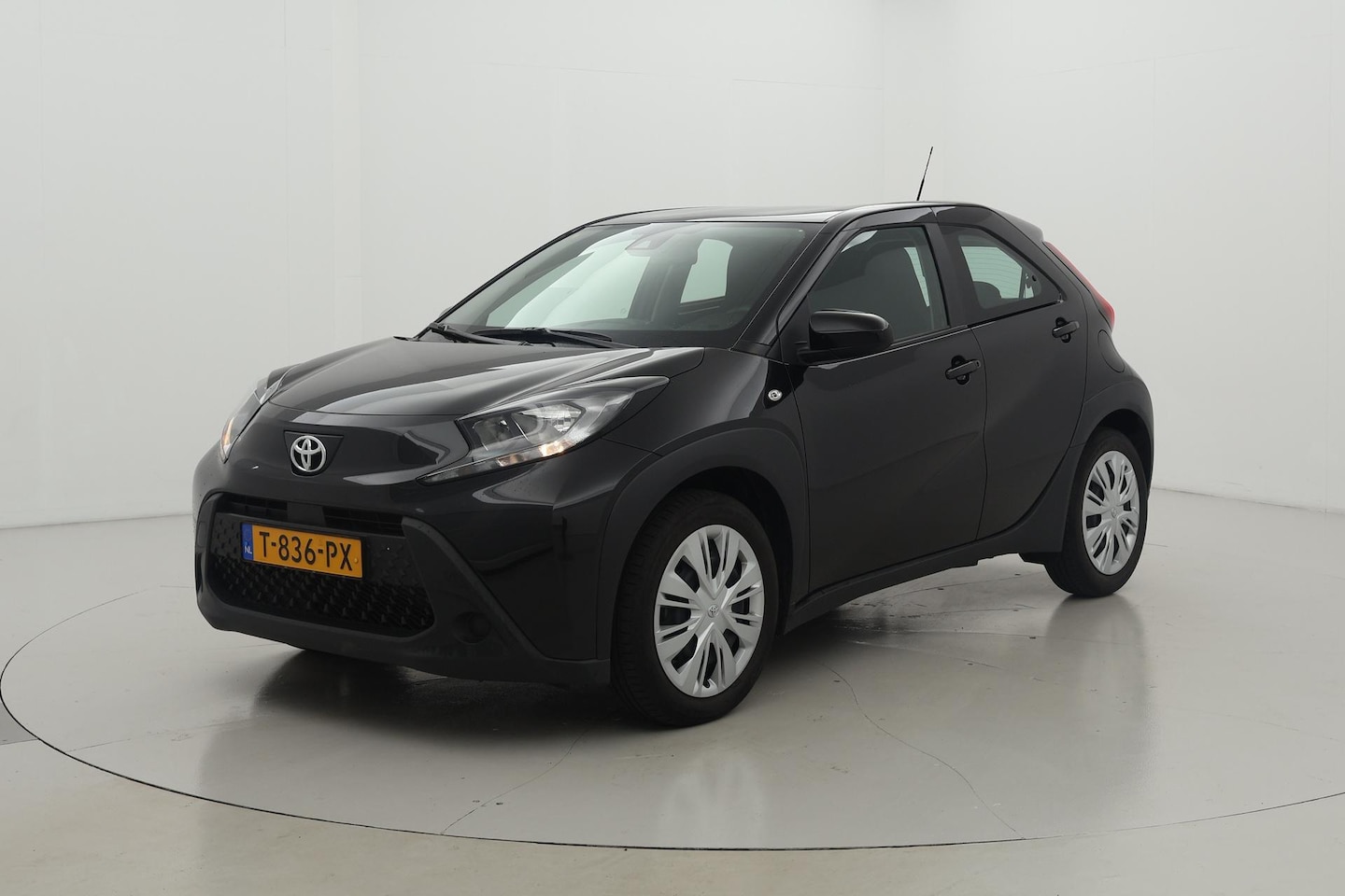 Toyota Aygo X - 1.0 VVT-i MT play Apple\Android 5drs - AutoWereld.nl