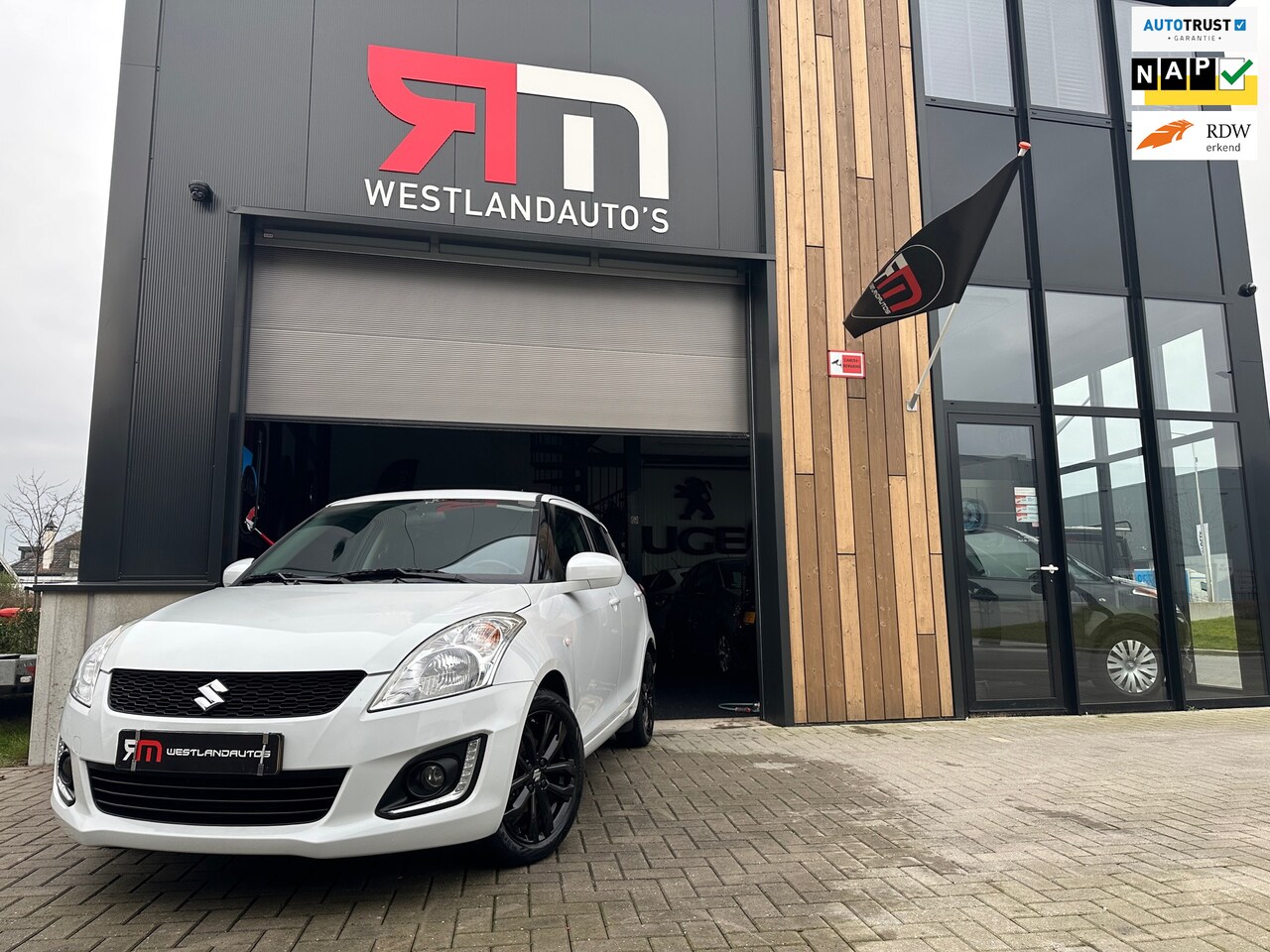 Suzuki Swift - 1.2 Bandit EASSS/airco/LM-velgen zwart/dealer onderhouden/meer foto,s volgen - AutoWereld.nl