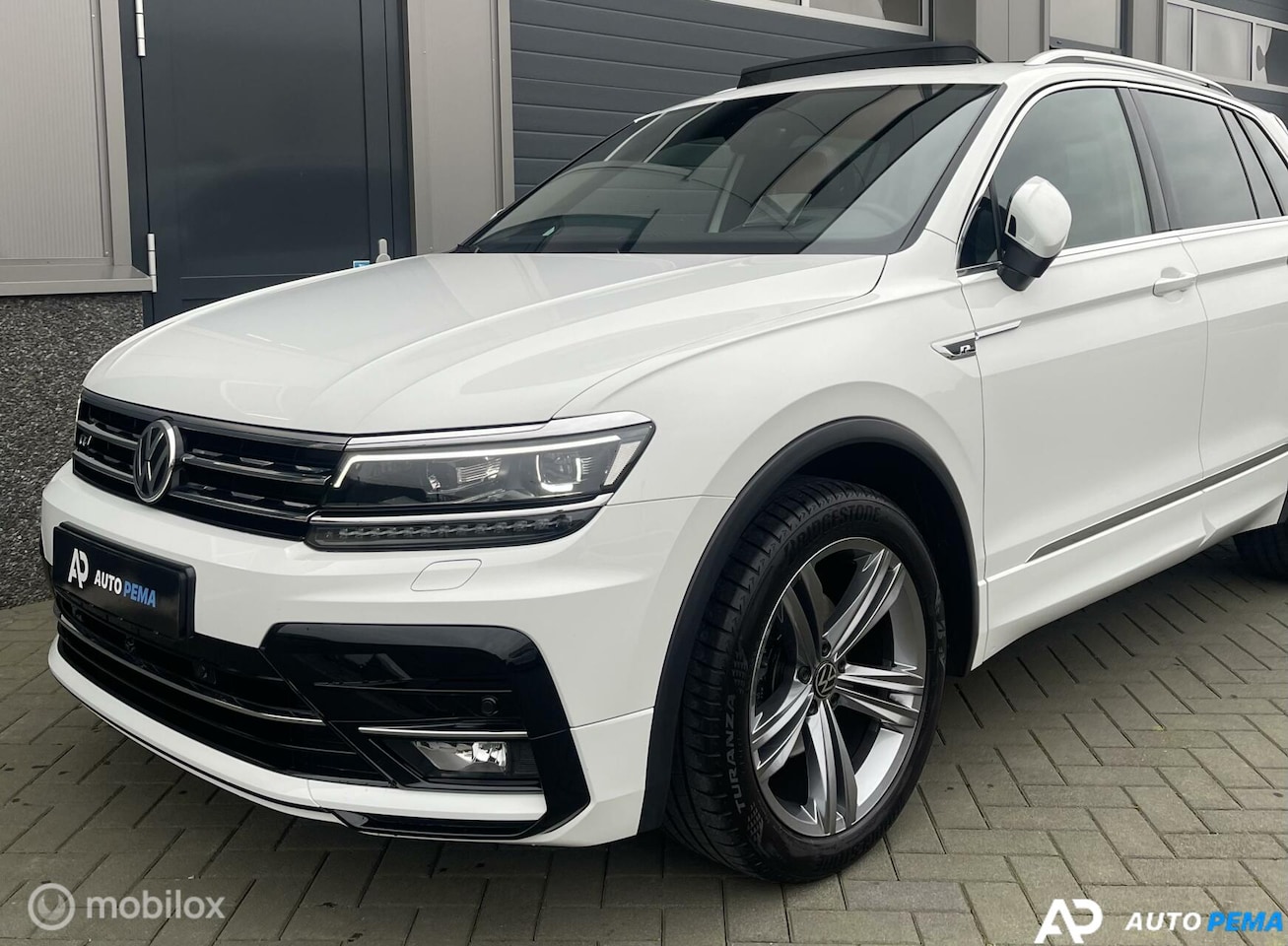 Volkswagen Tiguan - 1.5 TSI DSG 3xR-Line 150PK/KEY/HU - AutoWereld.nl