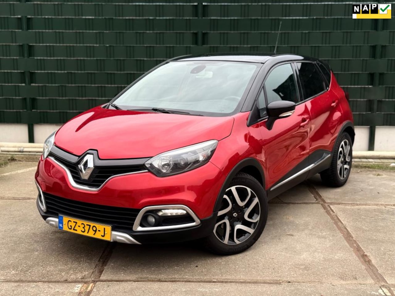 Renault Captur - 1.2 TCe Helly Hansen Automaat Trekhaak - AutoWereld.nl