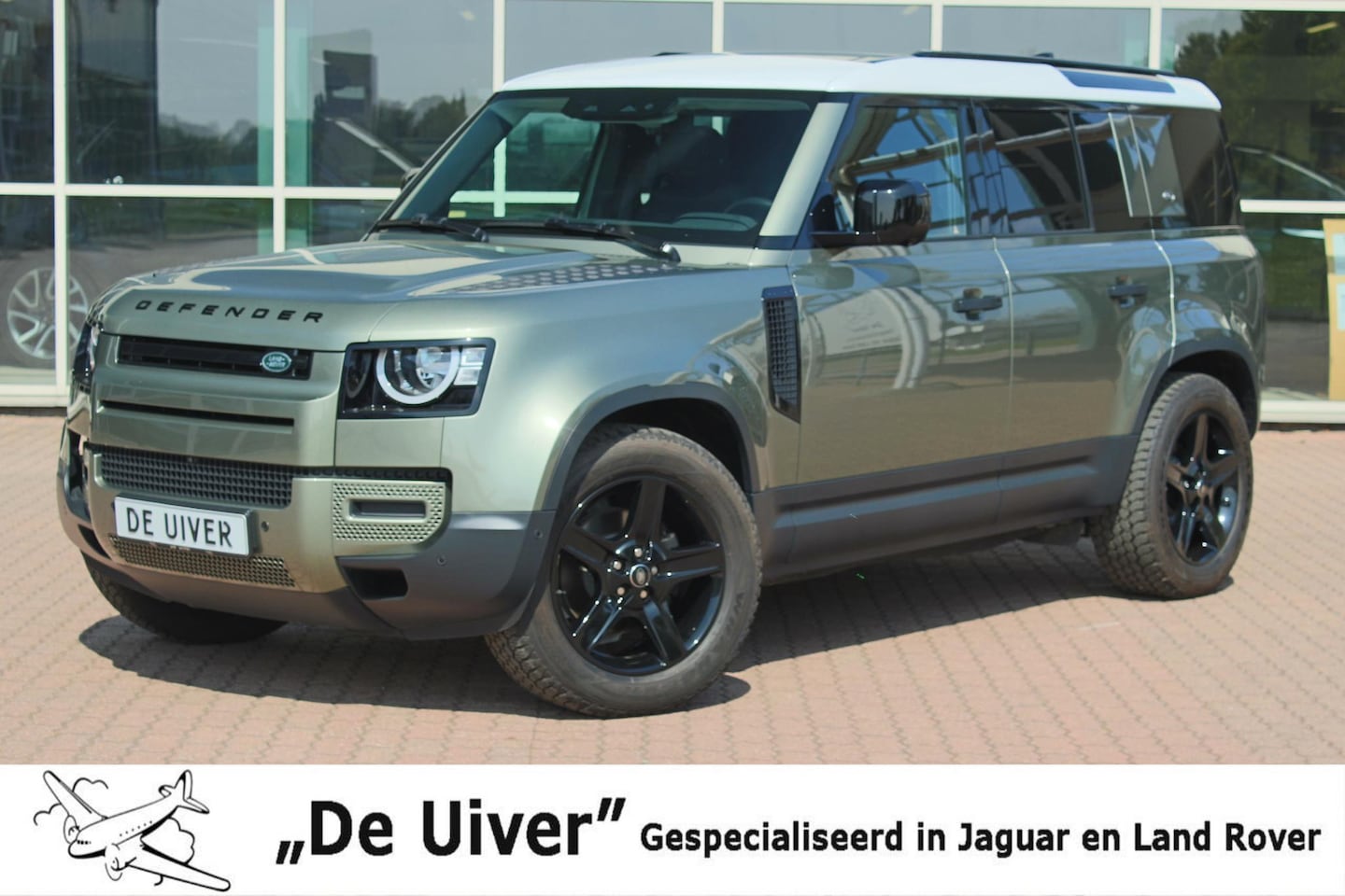 Land Rover Defender 110 - 3.0 D250 MHEV Hard Top SE *Grijs Kenteken BPM VRIJ! - AutoWereld.nl