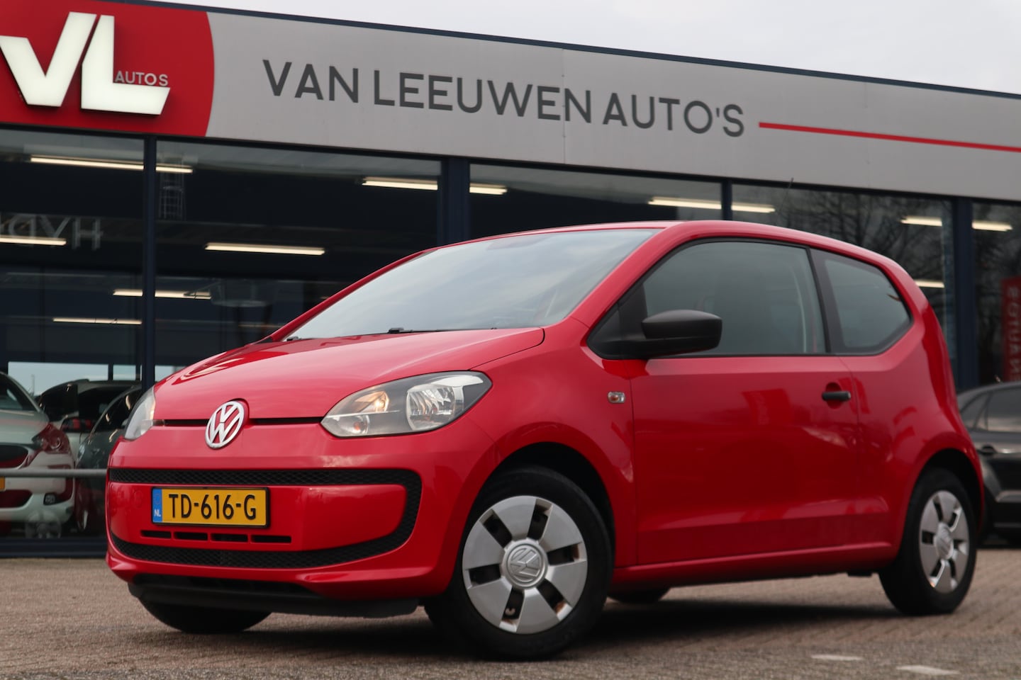 Volkswagen Up! - 1.0 take up! | Airco | 2 sleutels + Boekjes | - AutoWereld.nl