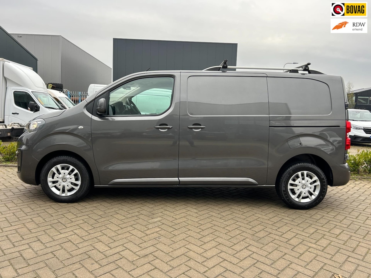 Peugeot Expert - 2.0 BlueHDI 177PK Asphalt Automaat|L2|Euro 6|2x schuifdeur - AutoWereld.nl