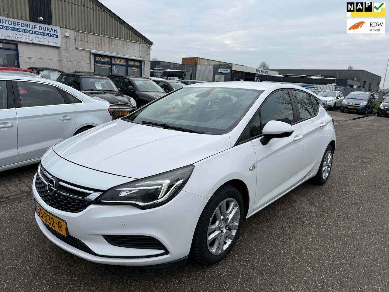 Opel Astra - 1.6 CDTI Business+ NAV.+ Airco Bj:2015 - AutoWereld.nl