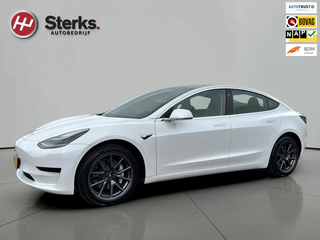 Tesla Model 3 - Standard RWD Plus 60 kWh 70676 KM PANORAMADAK - AutoWereld.nl