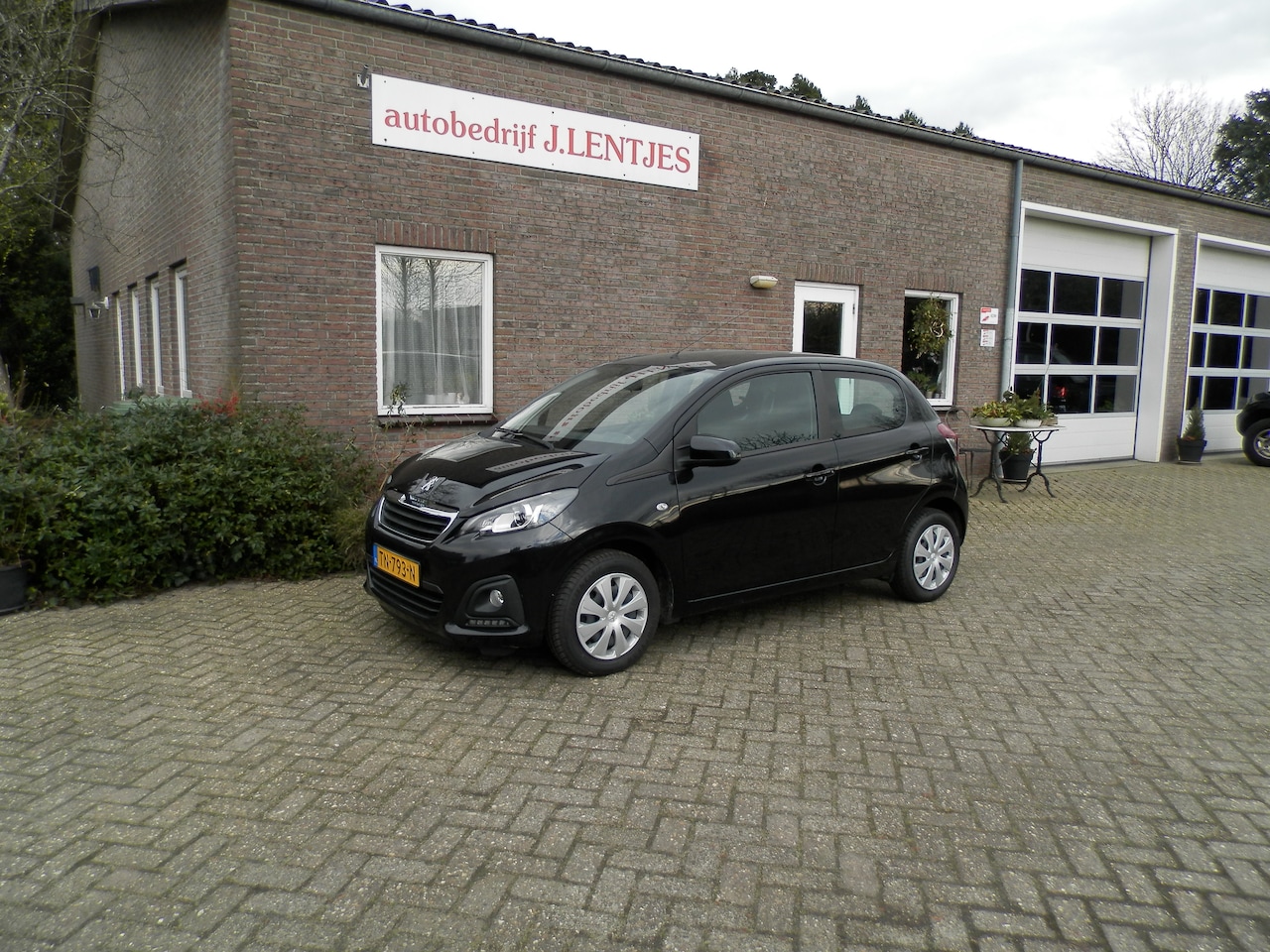 Peugeot 108 - 1.0 e-VTi Active airco vijfdeurs - AutoWereld.nl