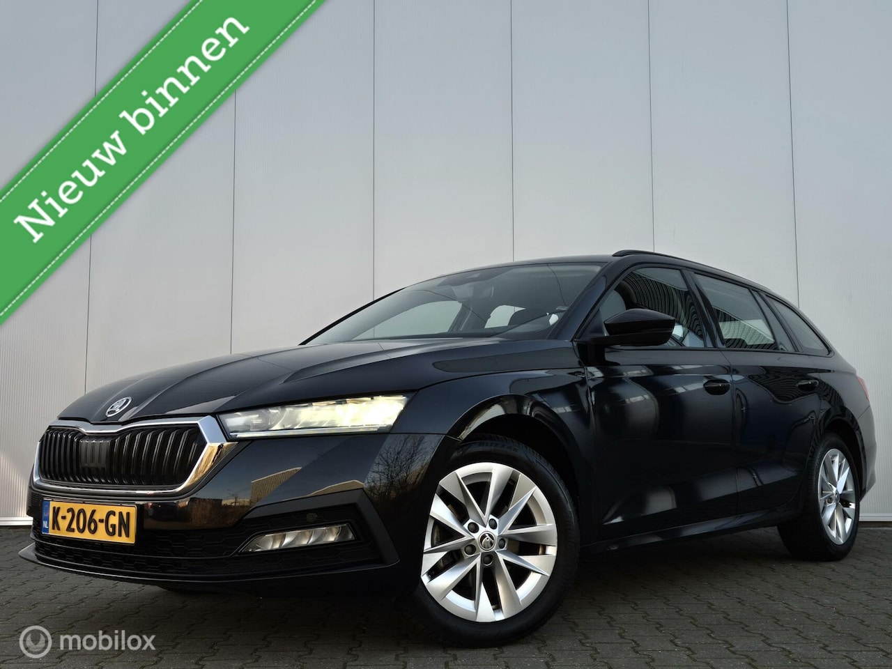 Skoda Octavia Combi - 1.0 E-TSI FULL LED/KEYLESS/ELEK-KOFFER/STUURVERWARMING/VIRTUAL COCKPIT - AutoWereld.nl