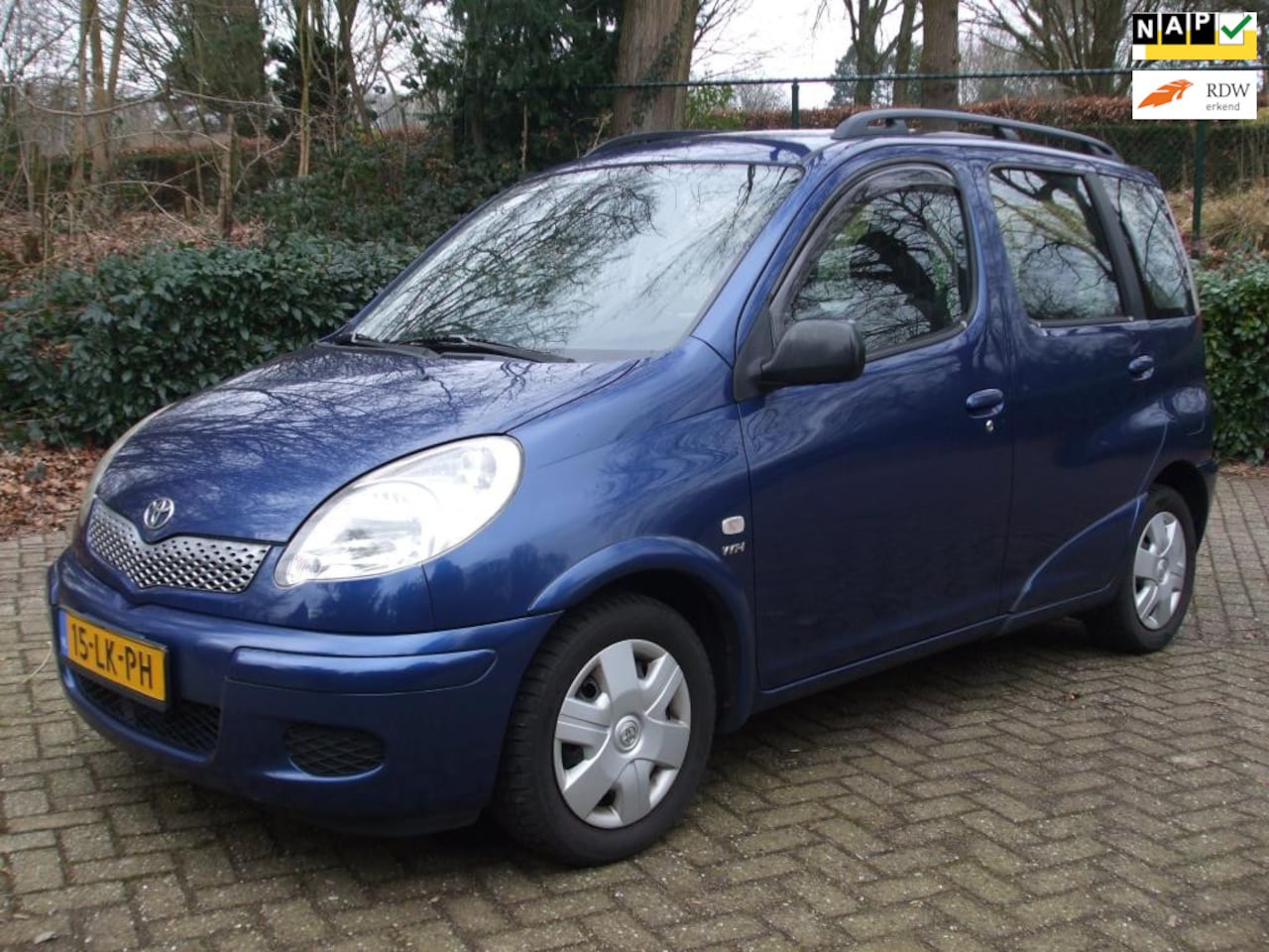 Toyota Yaris Verso - 1.3 VVT-i Sol airco 162 dkm NAP blauw 5 deurs - AutoWereld.nl