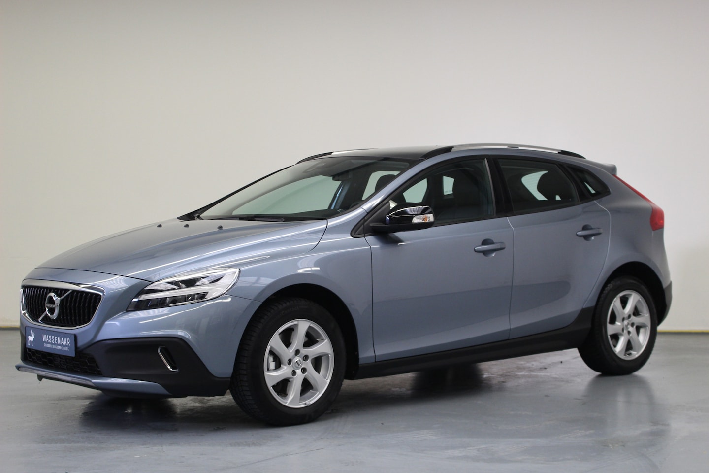 Volvo V40 Cross Country - 2.0 T3 Nordic | Rijklaarprijs | Leer | Pano dak | - AutoWereld.nl