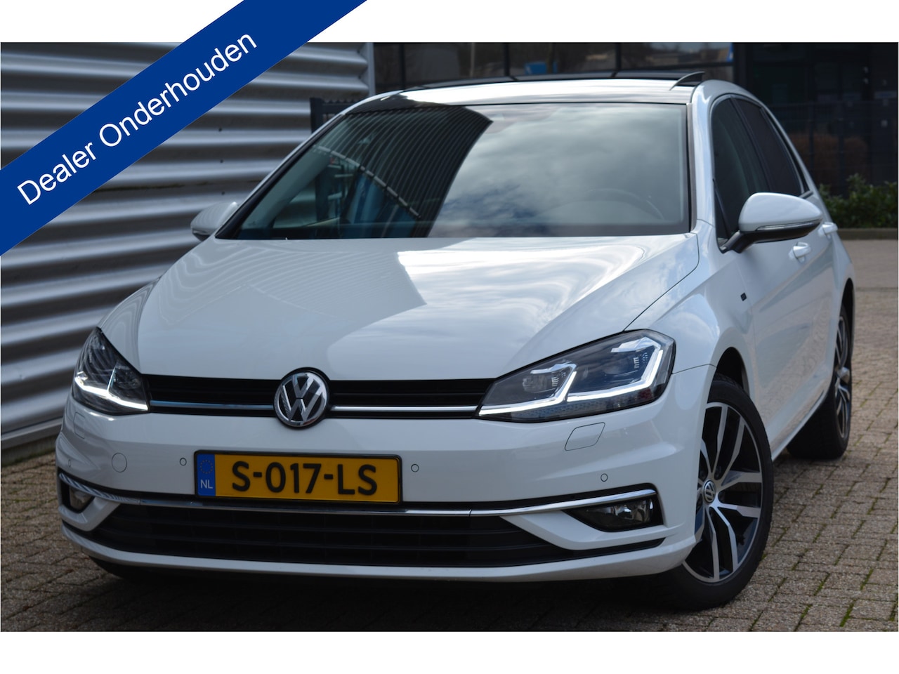 Volkswagen Golf - 7.5 TSI Highline Dsg/Pano/Led/Stoelv/Nieuwstaat - AutoWereld.nl