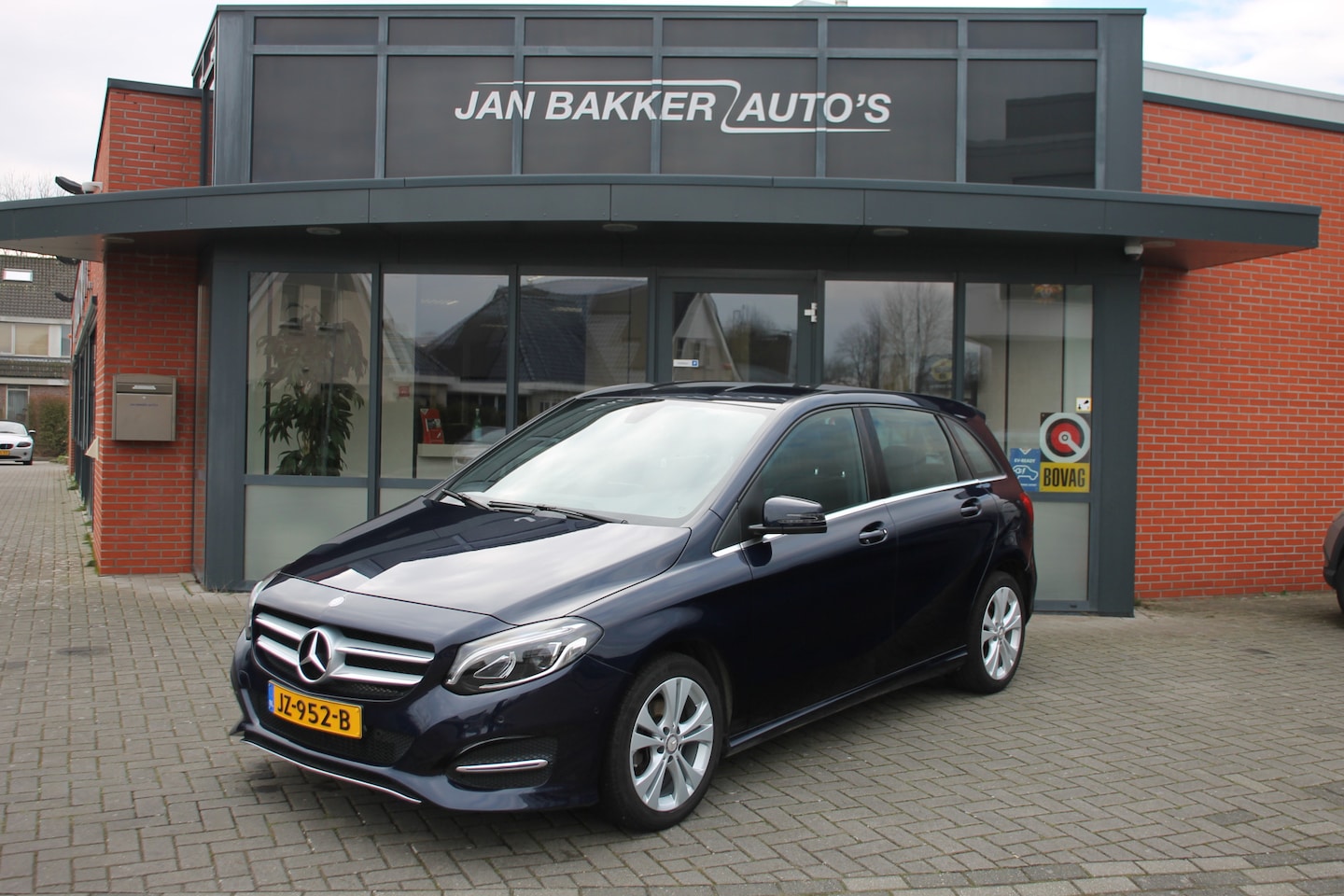 Mercedes-Benz B-klasse - 200 Ambition ✅ Automaat ✅ Half leer ✅ Xenon ✅ 17inch ✅ Bluetooth - AutoWereld.nl