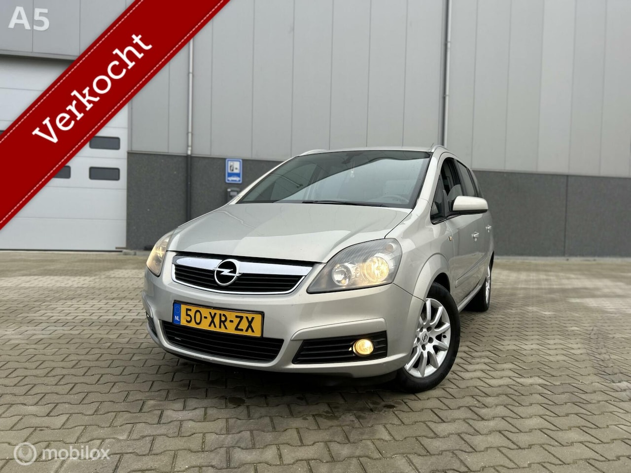 Opel Zafira - 1.6 Executive/NAP/7 PERS/CRUISE CONTR/AIRCO/APK - AutoWereld.nl