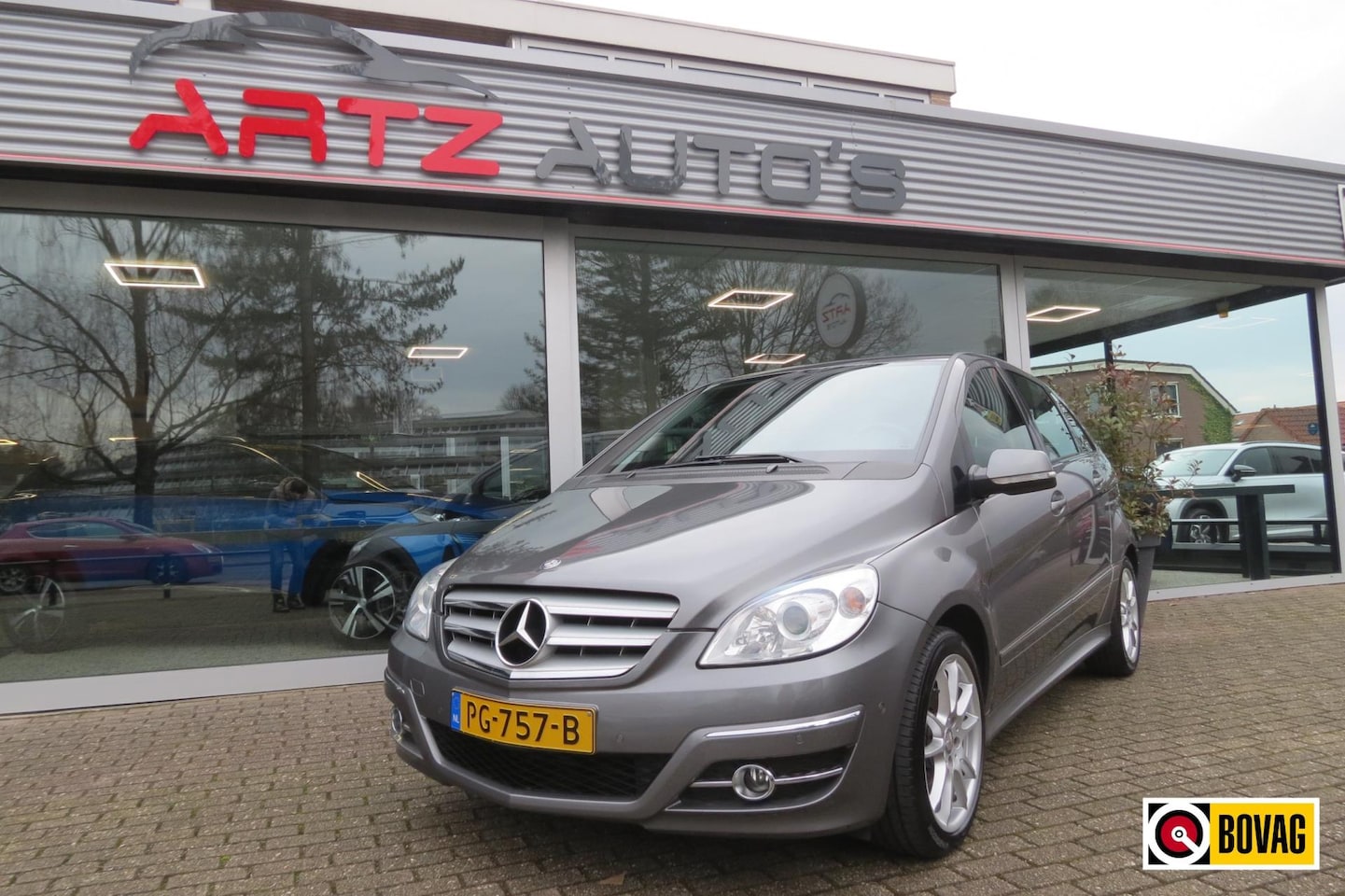 Mercedes-Benz B-klasse - 170 AUTOMAAT l PDC l Stoel verwarming - AutoWereld.nl