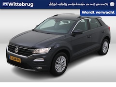 Volkswagen T-Roc - 1.0 TSI Style Multimedia Parkeersensoren / Multimedia pakket / Bluetooth / Cruise control