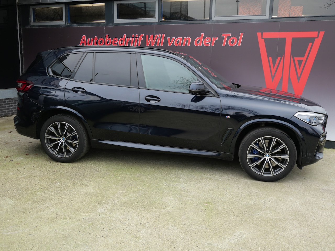 BMW X5 - xDrive45e M-SPORT | PANORAMA | LASER | TREKHAAK | H/K | CARBON ZWART | 1e EIG!! - AutoWereld.nl