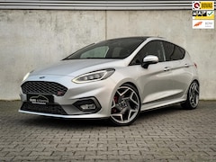 Ford Fiesta - 1.5 EcoBoost ST-3 | Panorama | Clima | Cruise | CarPlay | Metalic | PDC | 1e eigenaar |