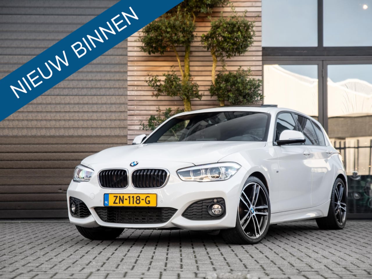 BMW 1-serie - 118i M Sport Edition Pano Leer Cruise Stoelv - AutoWereld.nl