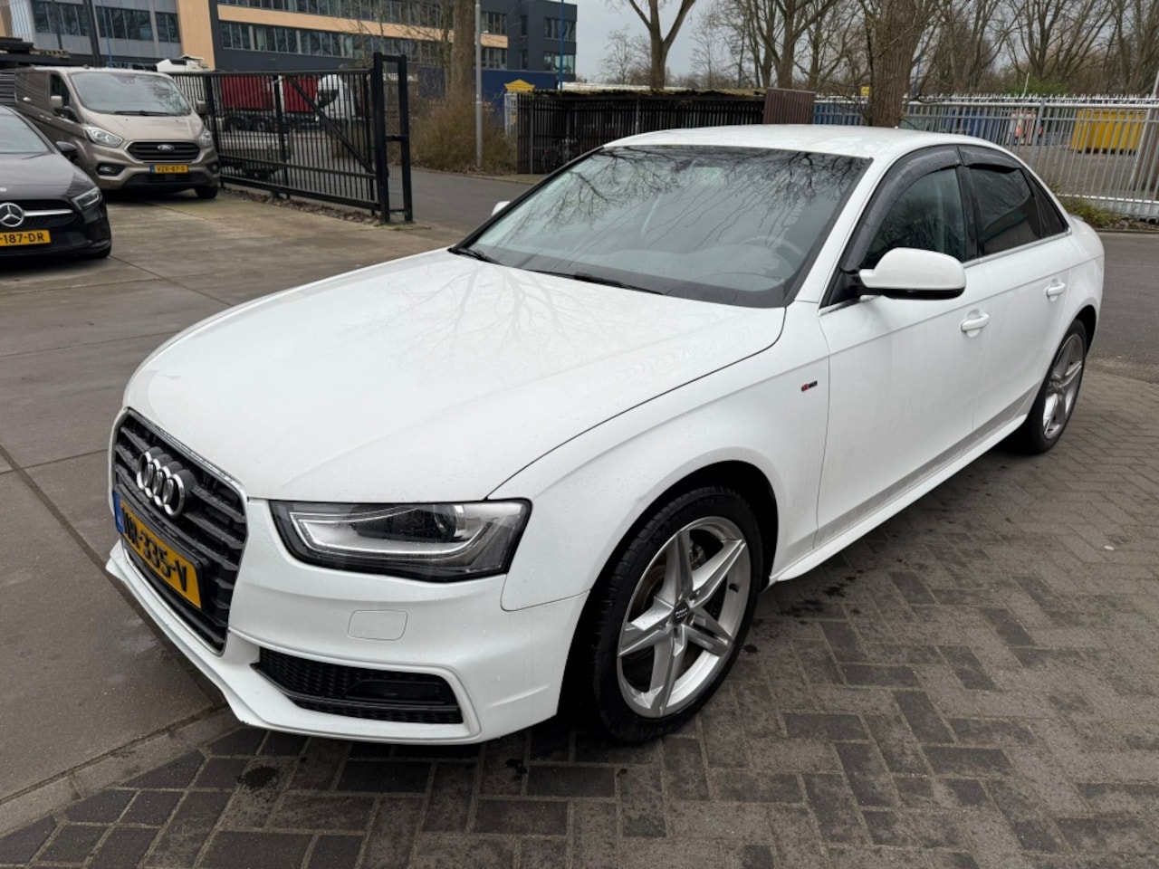 Audi A4 Limousine - 1.8 TFSI Pro Line S | EL. VOORSTOELEN | S-LINE | EXPORTPRIJS - AutoWereld.nl