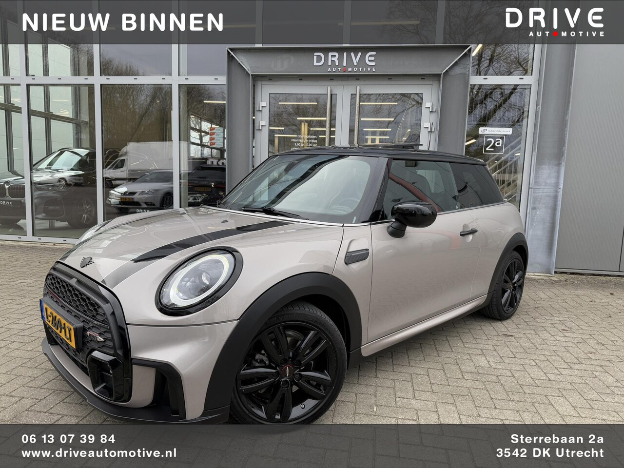 MINI John Cooper Works - Mini 1.5 Cooper |Pano|Led|Stoel-Stuur Voorruit Verw|Carplay|JCW Int| - AutoWereld.nl