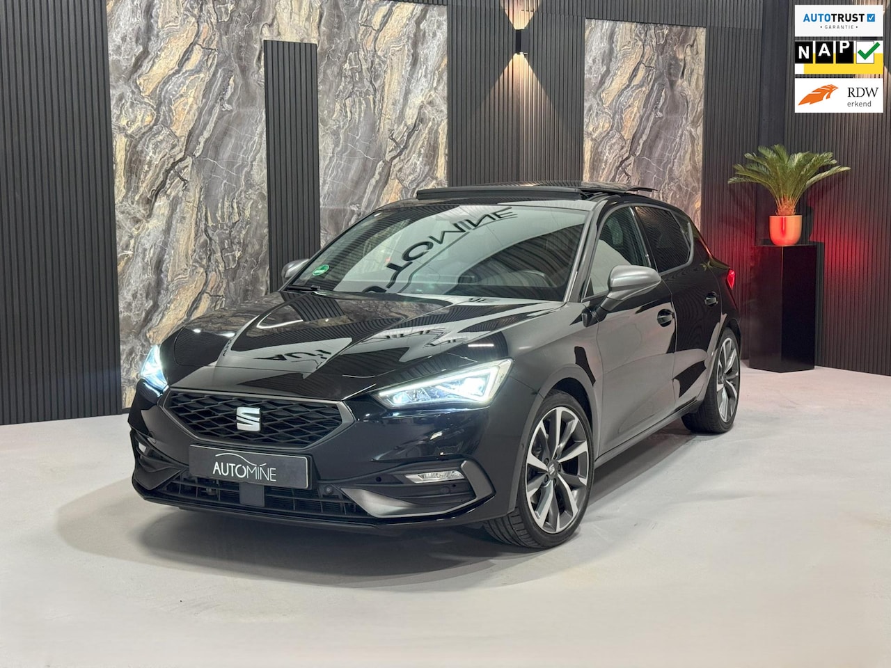 Seat Leon - 1.5 eTSI FR Launch Edition|PANO|SFEER|BEATS|BOMVOL - AutoWereld.nl