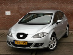 Seat Leon - 1.6 Stylance |Airco |CruiseC |Nieuwe apk |