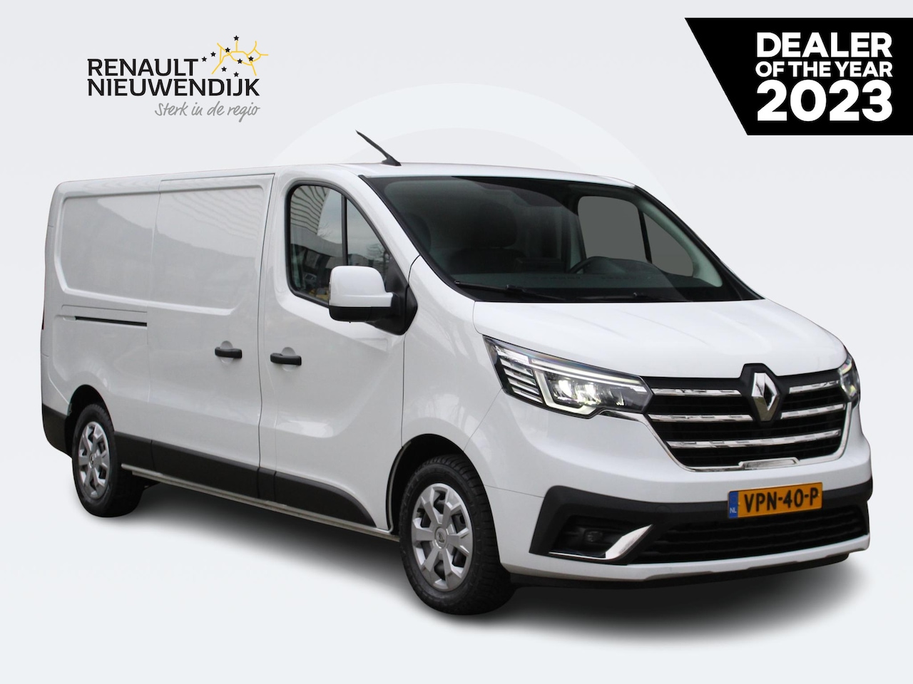 Renault Trafic - 2.0 dCi 130 T30 L2H1 Work Edition / DEALER ONDERHOUDEN / TREKHAAK / NAVI / PARKEERSENSOREN - AutoWereld.nl