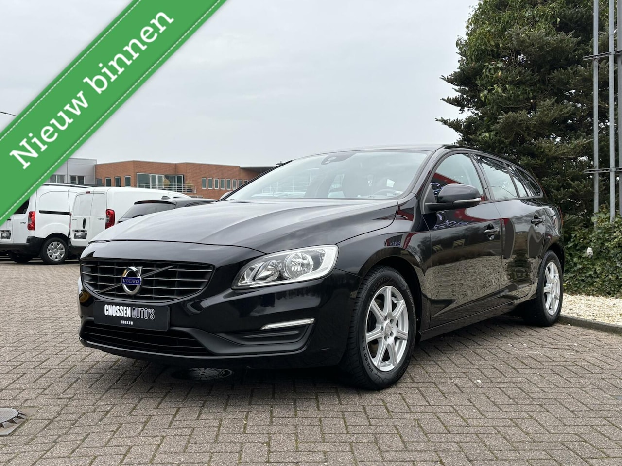 Volvo V60 - 1.6 D2 Kinetic 1.6 D2 Kinetic, Navi, Cruise, PDC, Trekhaak! - AutoWereld.nl