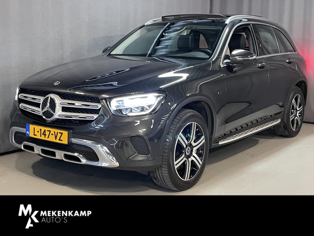 Mercedes-Benz GLC-klasse - 300e 4MATIC Premium Plus 19"/Panoramadak/Dodehoek/Adaptieve cruise/Keyless/Head-up/Camera/ - AutoWereld.nl