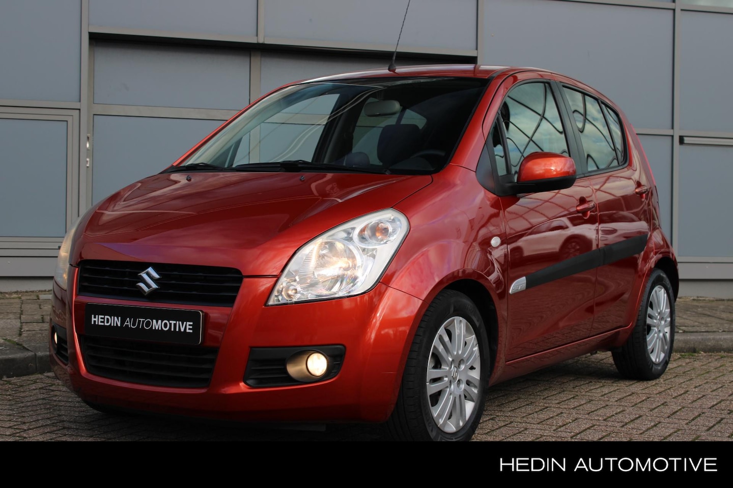 Suzuki Splash - 1.0 VVT Exclusive EASSS | Airconditioning | Keyless | Stoelverwarming | Lichtmetalen velge - AutoWereld.nl