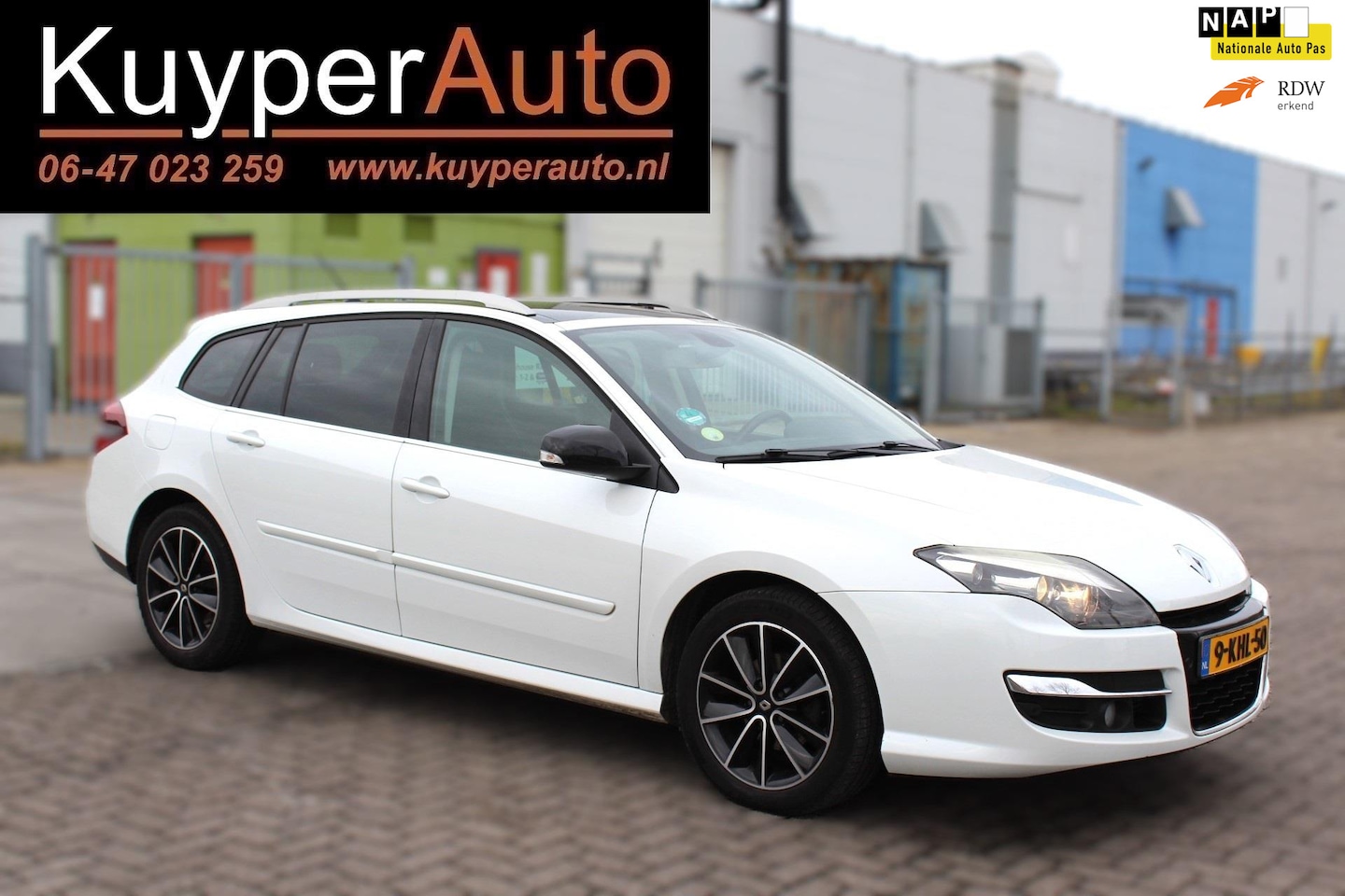 Renault Laguna Estate - 1.5 dCi Collection PANORAMA MULTIMEDIA NAVI CLIMA PARKEERSENSOREN - AutoWereld.nl