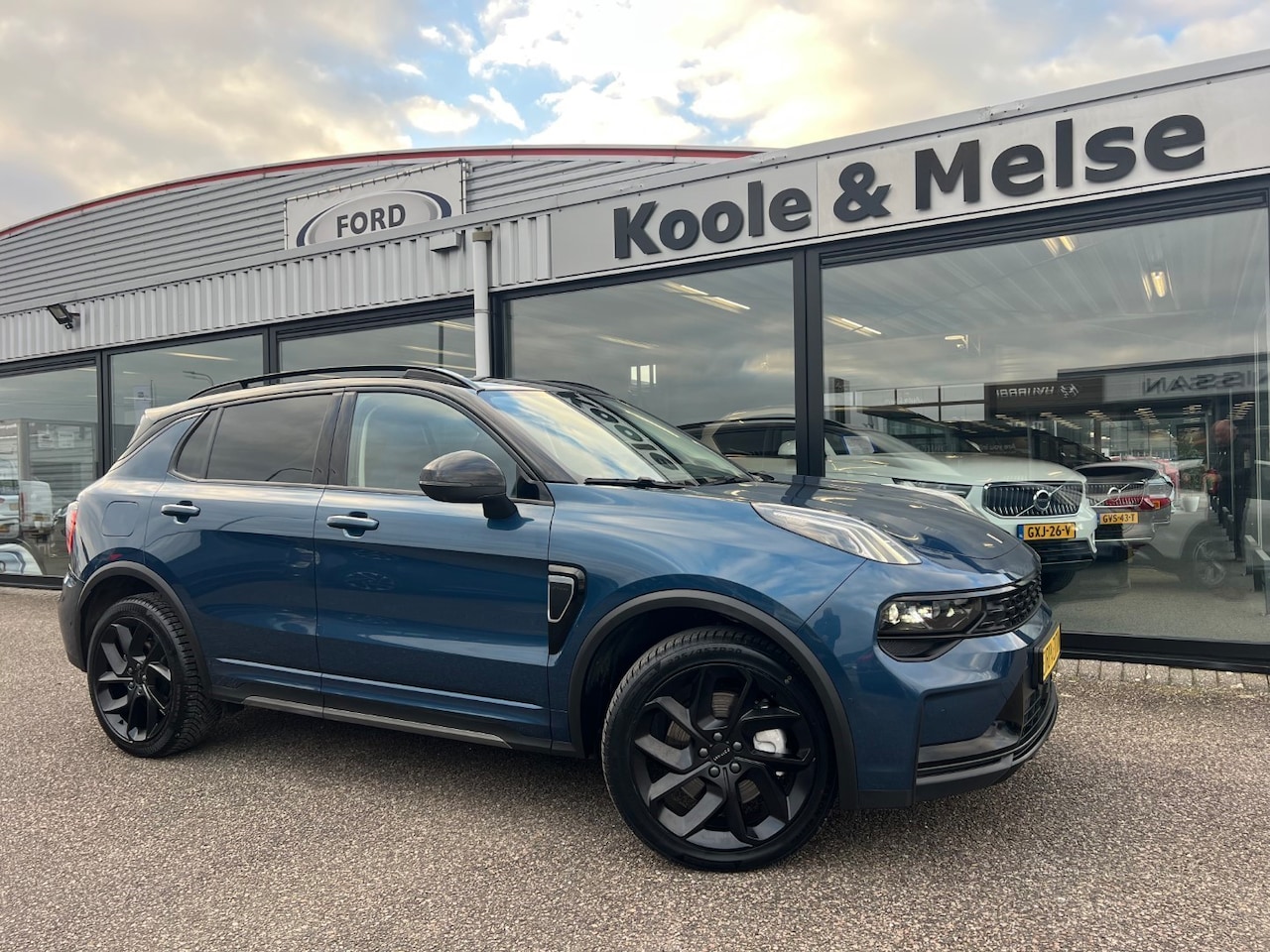 Lynk & Co 01 - 1.5 261pk PLUG IN HYBRID , zwarte velgen , panodak , 360-camera - AutoWereld.nl