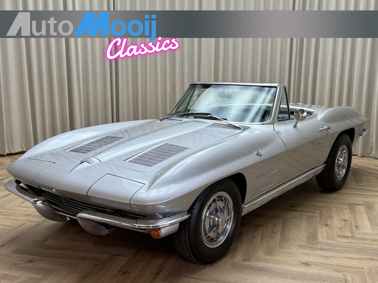 Chevrolet Corvette - C2 Sting Ray Cabriolet *4-Speed Manual* Incl. Hardtop / Sebring Silver / 327Cu / 5,4 Liter - AutoWereld.nl