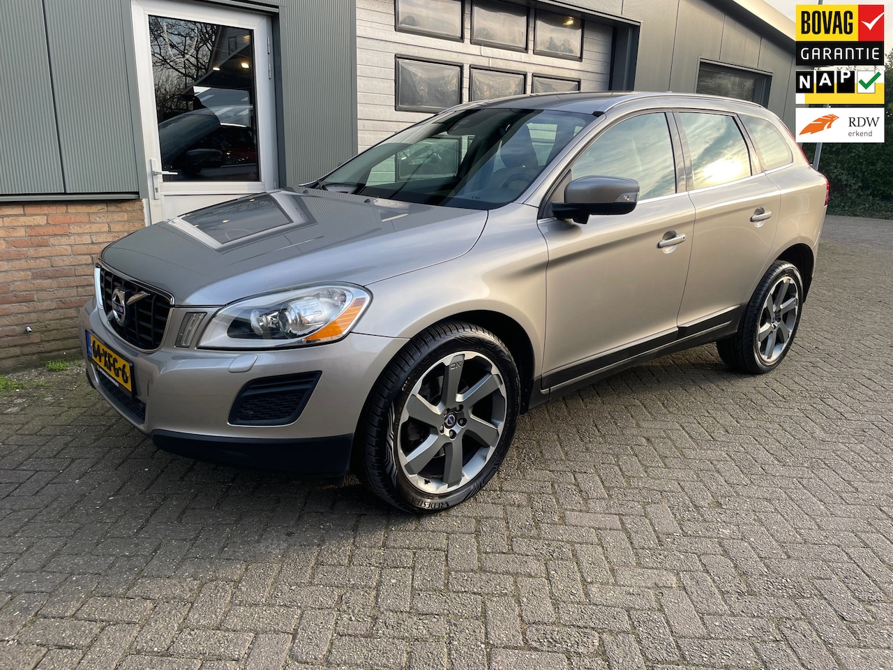 Volvo XC60 - 2.0 T5 Summum 2.0 T5 Summum, Leer, Automaat - AutoWereld.nl