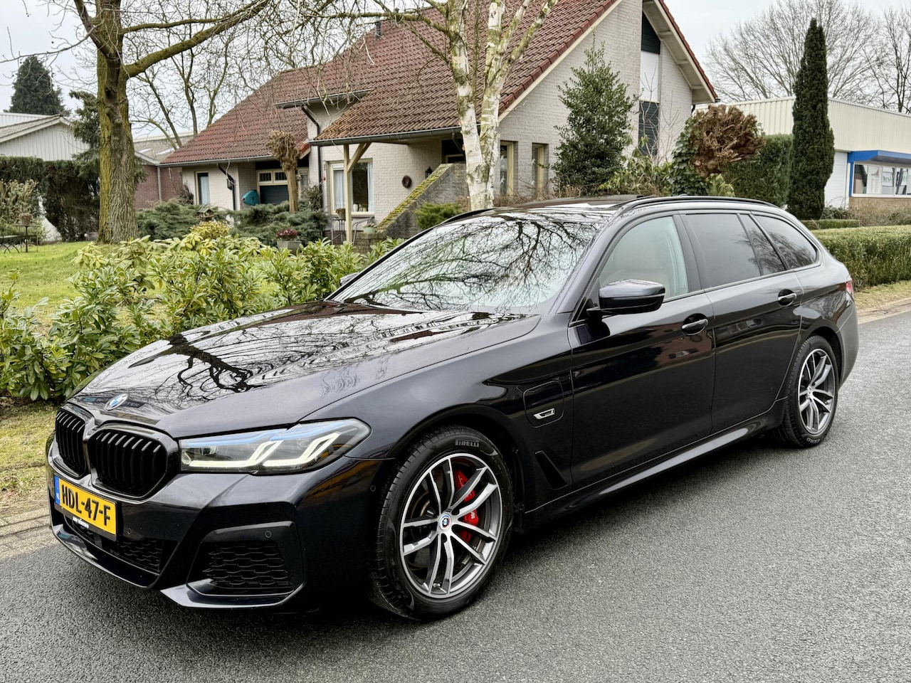 BMW 5-serie Touring - 530e xDrive 292PK M-Sport•Pano•Laser - AutoWereld.nl