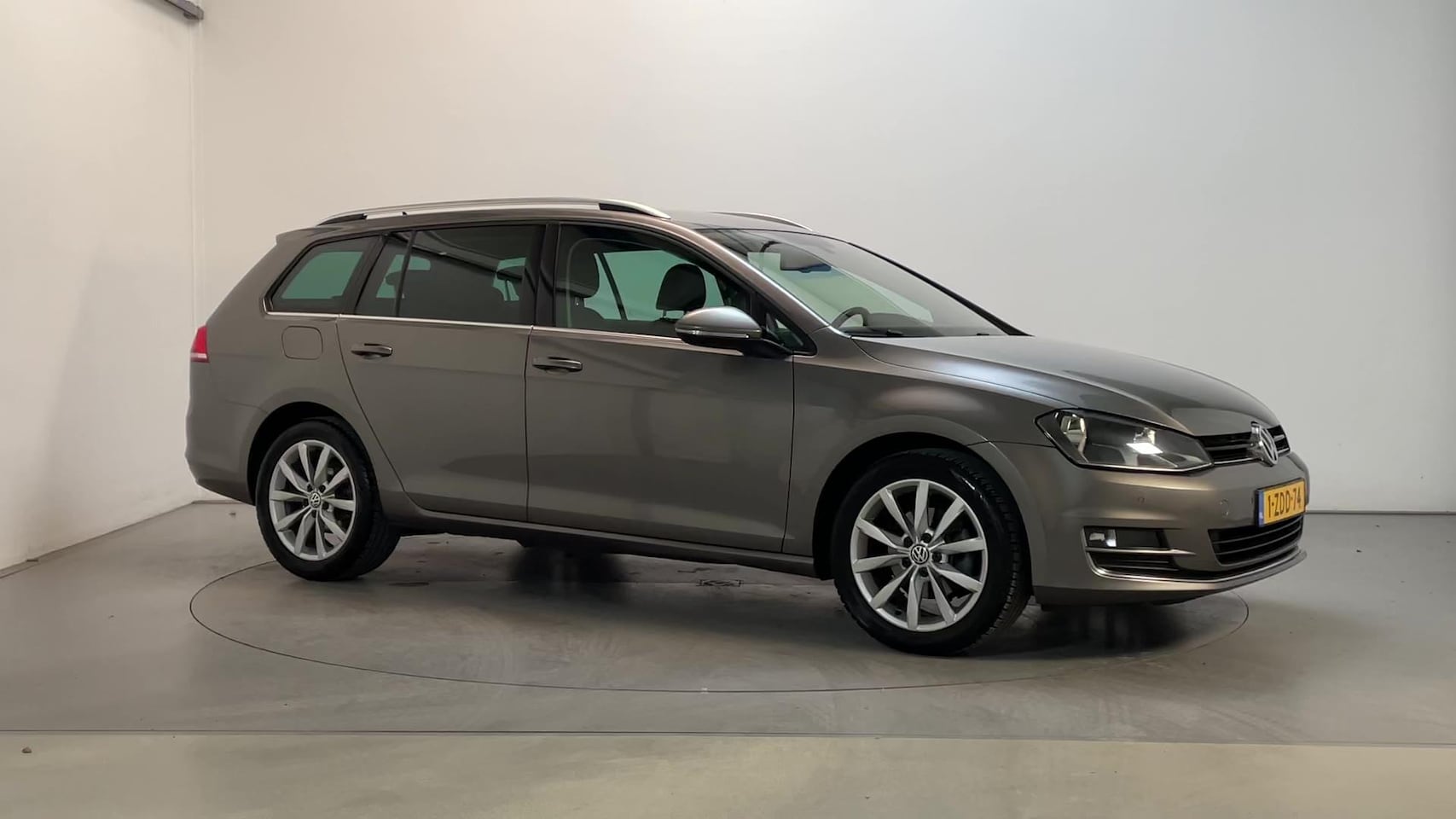 Volkswagen Golf Variant - 1.4 TSI 140pk DSG Highline Leder-Stof Camera Navigatie - AutoWereld.nl