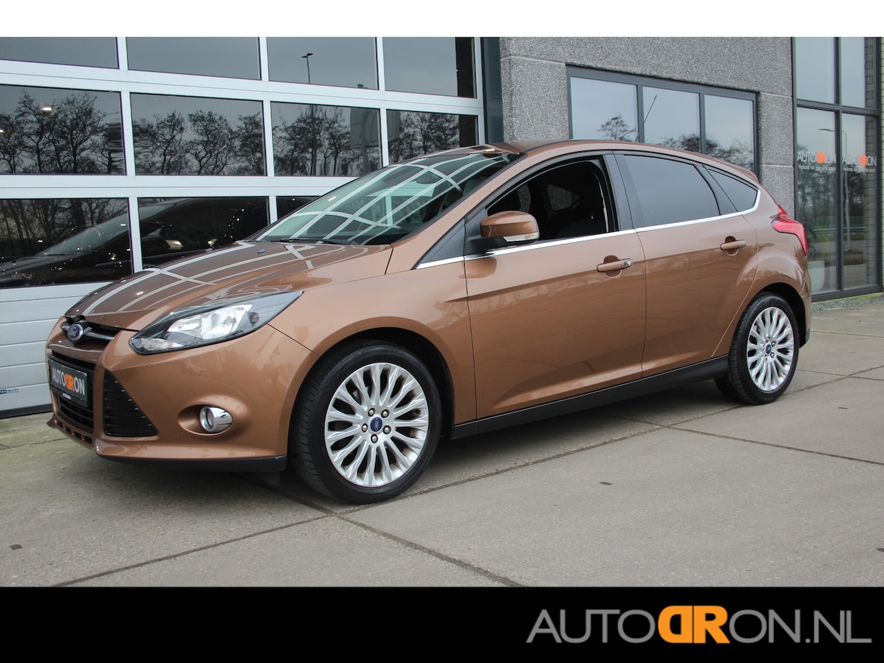 Ford Focus - 1.0 EcoBoost Titanium 5 Drs X-Pack Navigatie, Keyless, 17 Inch LM, - AutoWereld.nl