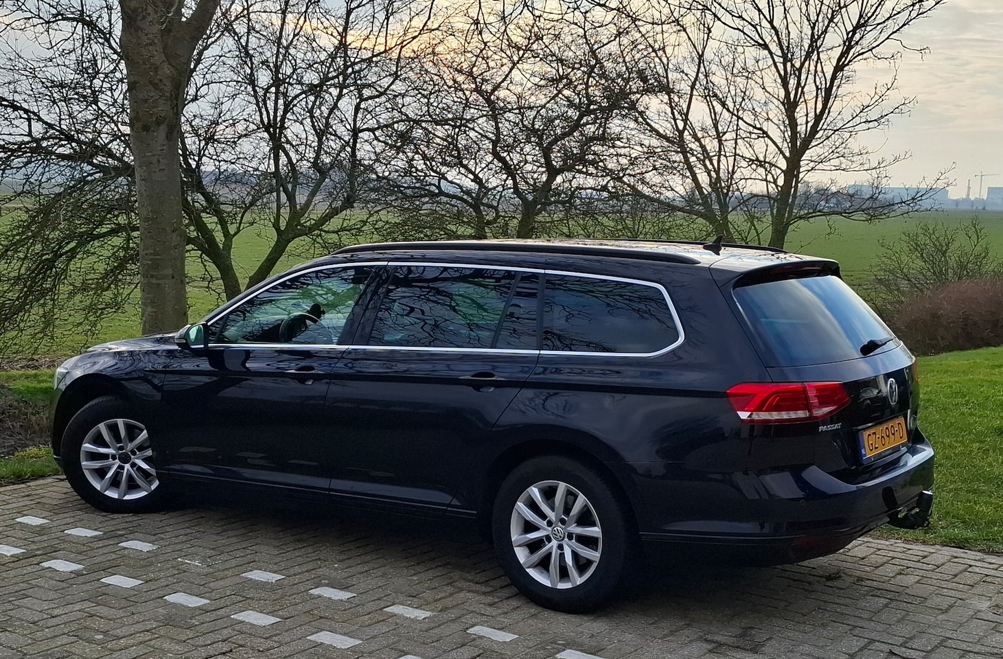 Volkswagen Passat Variant - 2.0 TDI Comfortline 110kw (150pk) - AutoWereld.nl