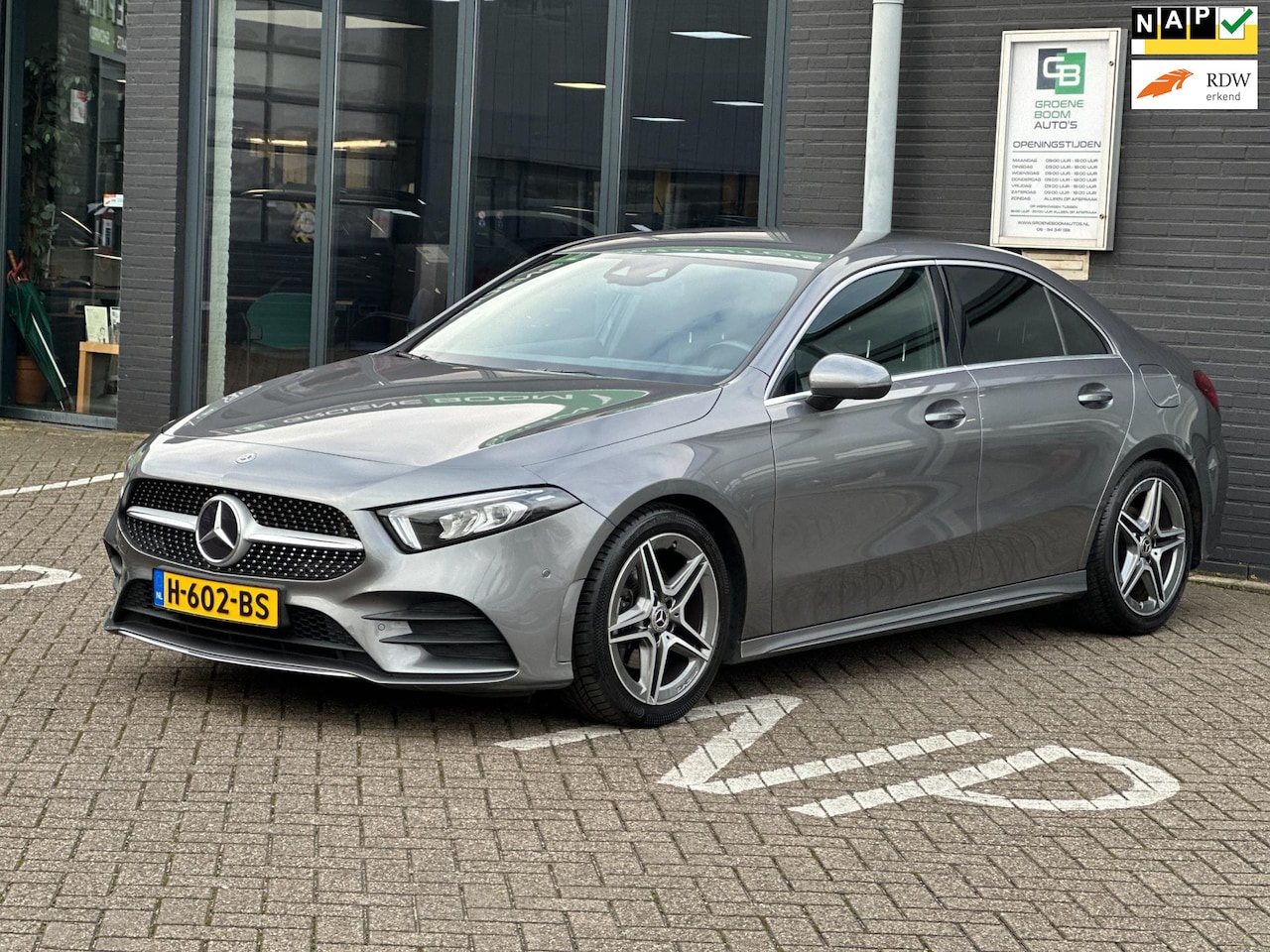 Mercedes-Benz A-klasse - 180 Business Solution AMG/CAMERA/APP-CONNECT/NL-AUTO NAP!! - AutoWereld.nl