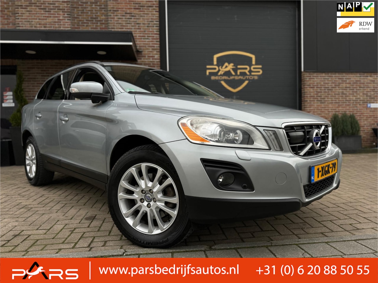 Volvo XC60 - 2.4 D5 AWD Summum youngtimer Airco Leder Navi Cruise Control Elk.Ramen Trekhaak zeer nette - AutoWereld.nl