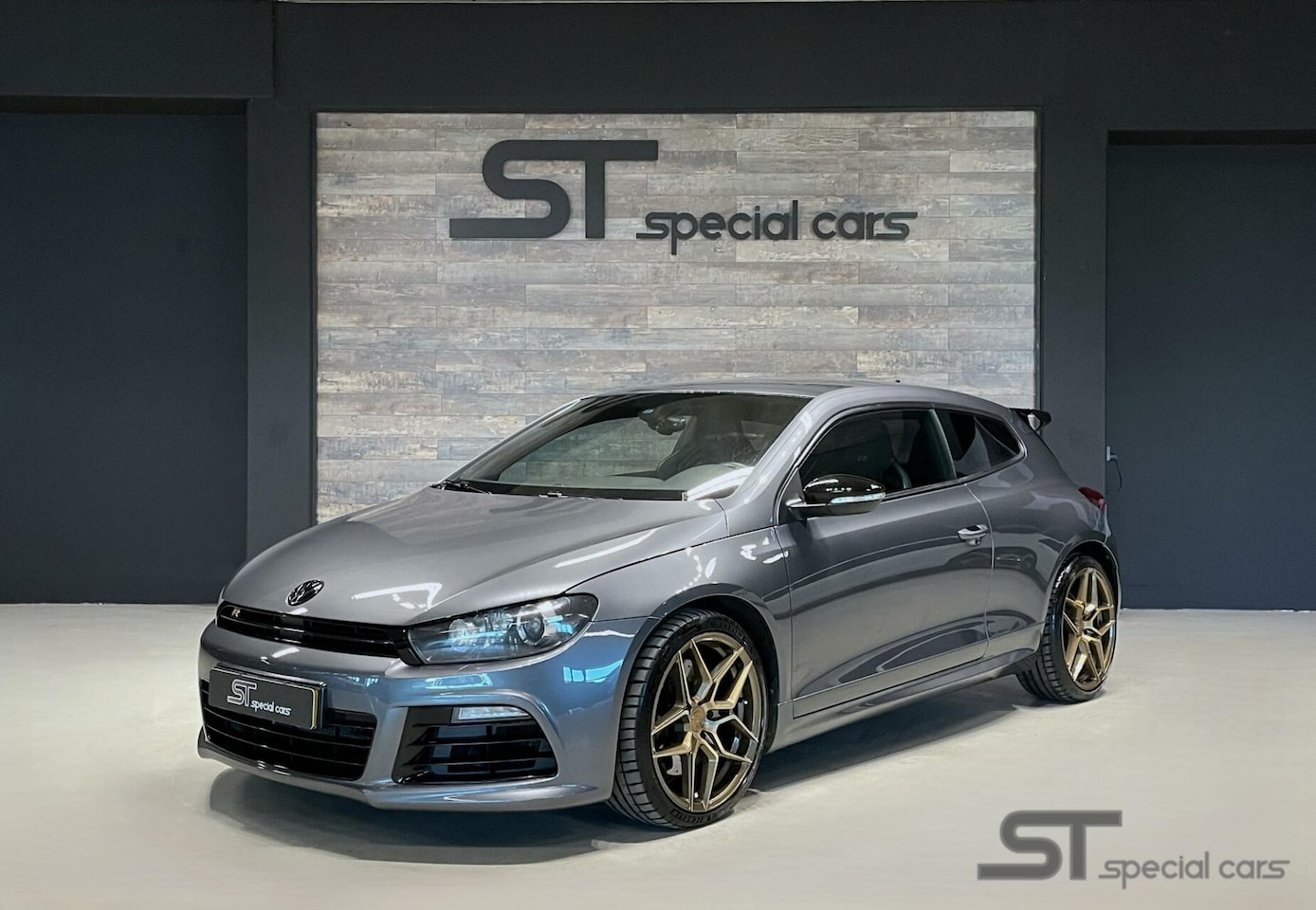 Volkswagen Scirocco - 2.0 TSI R|Schaalstoelen|Uniek - AutoWereld.nl