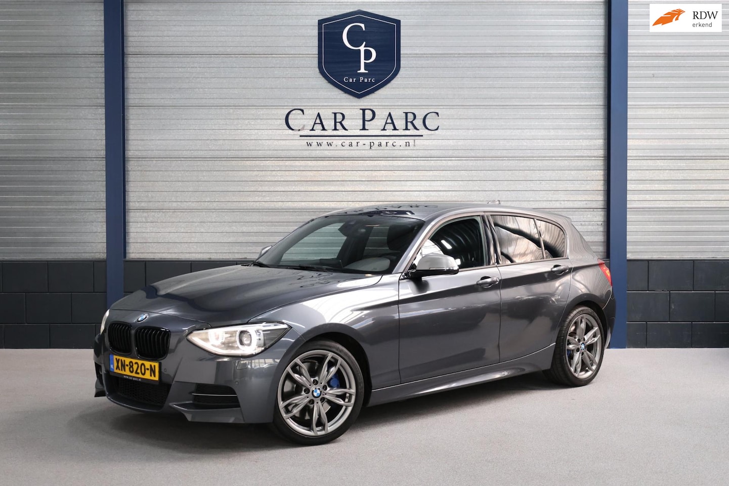 BMW 1-serie - M135i xDrive LED/KEYLESS/ALCANTARA+S.VERWARMING/LMV/PDC/CRUISE/ECC/12 MND GARANTIE! - AutoWereld.nl