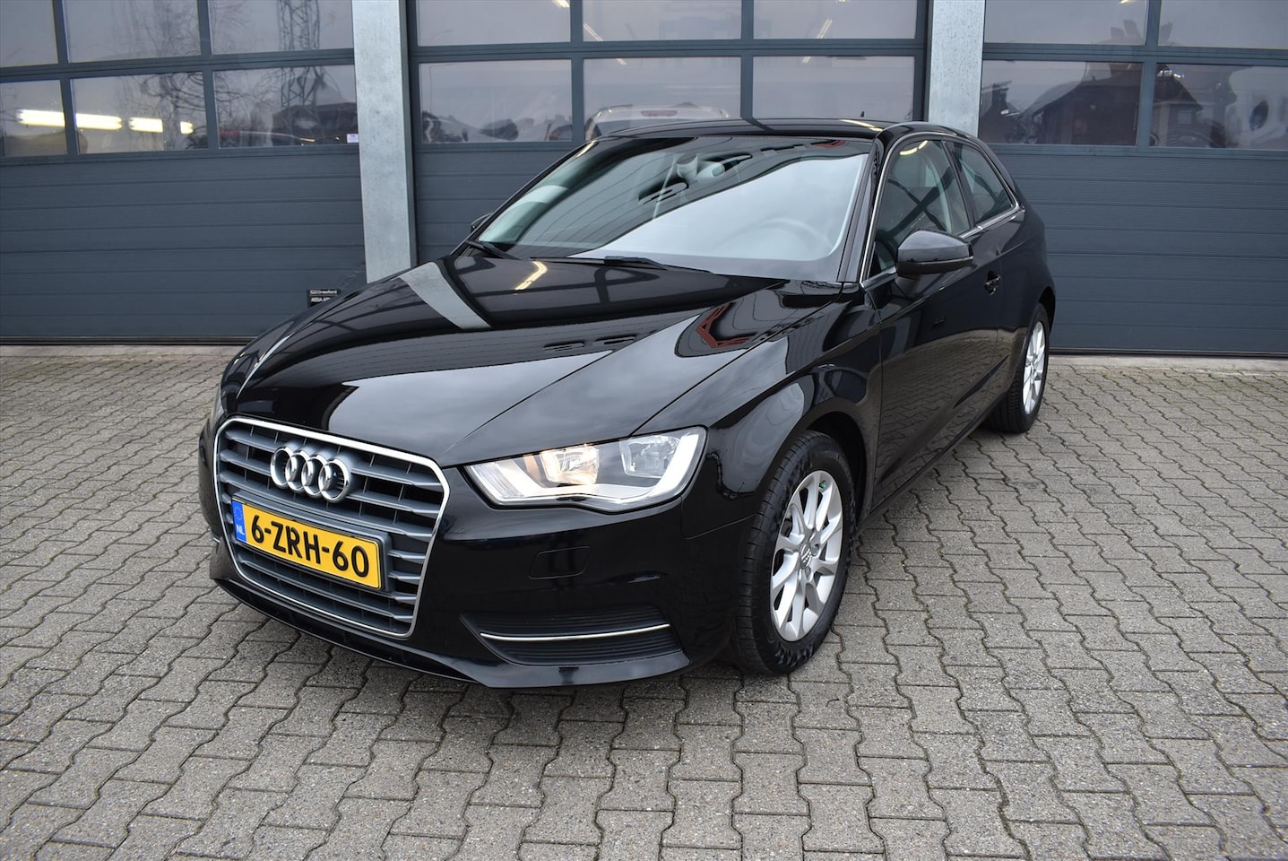 Audi A3 Sportback - 1.2 TFSI Attraction Pro Line 1.2 TFSI 110pk Attraction Pro line - AutoWereld.nl