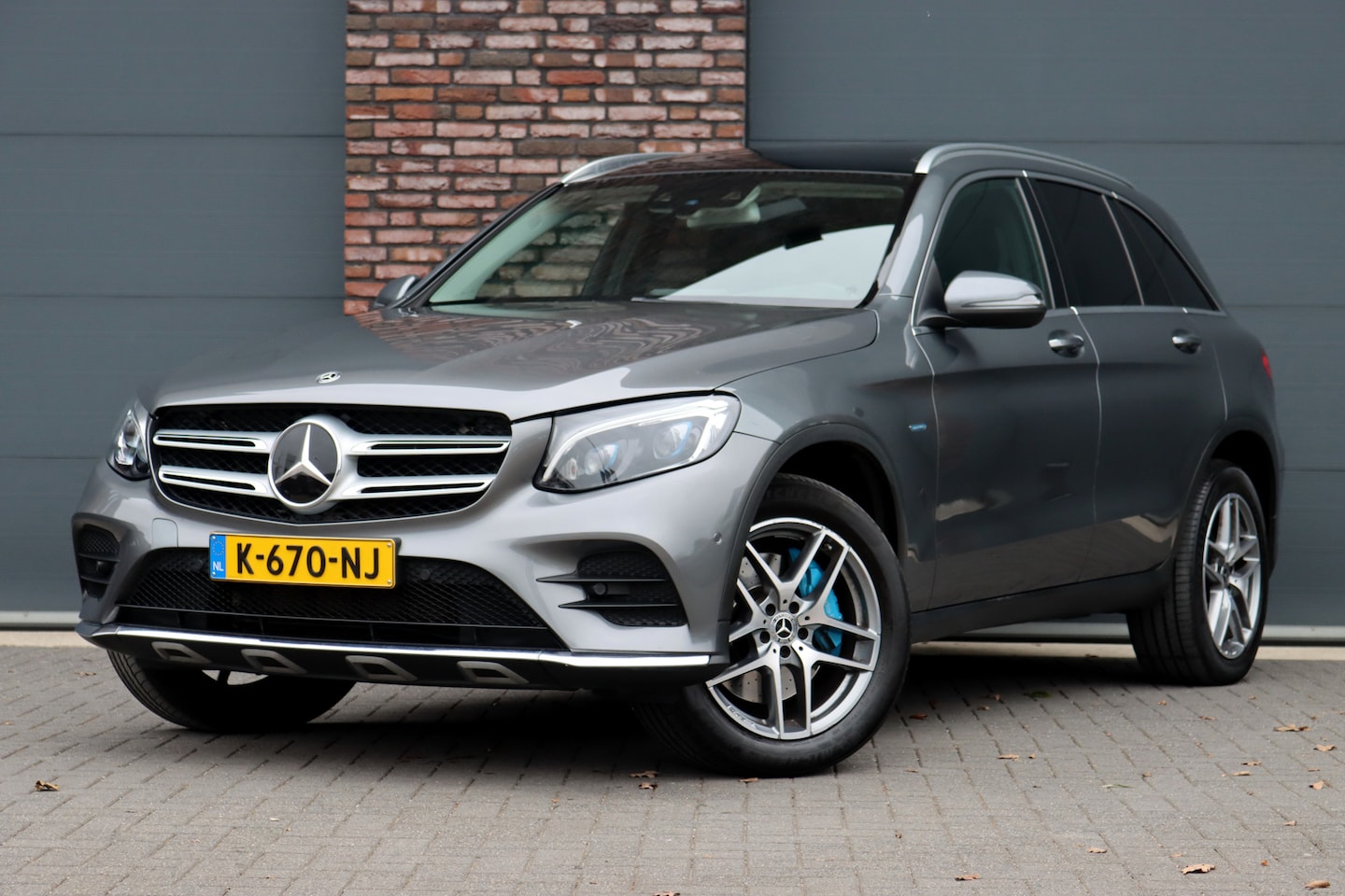 Mercedes-Benz GLC-klasse - 350e 4MATIC Premium+ AMG Line Aut7 | Panoramadak | Distronic+ | Memory | Verwarmd Stuurwie - AutoWereld.nl