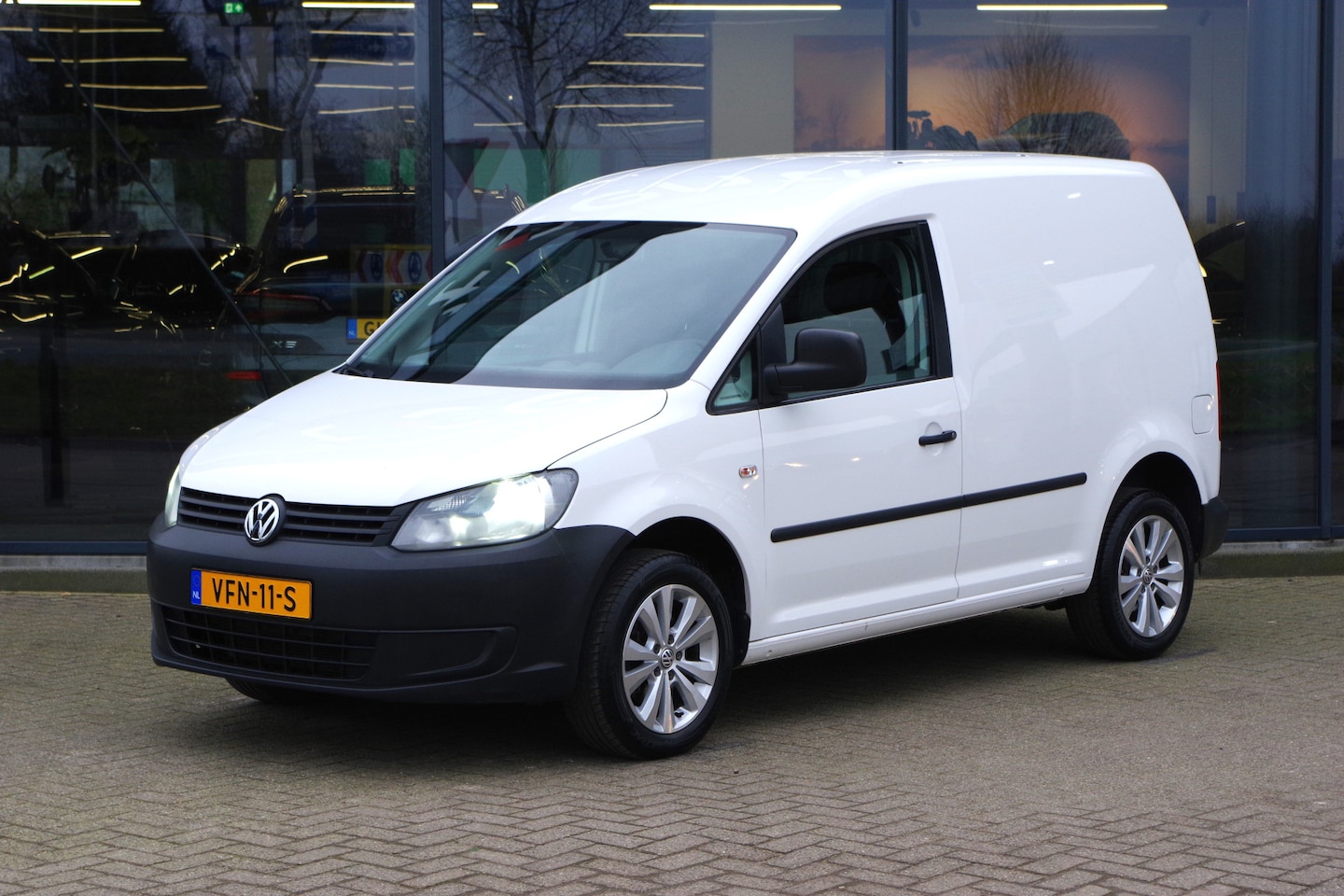 Volkswagen Caddy - 1.6 TDI 102 PK Automaat, Trekhaak, Cruise Control, Stoelverwarming, Airco - AutoWereld.nl