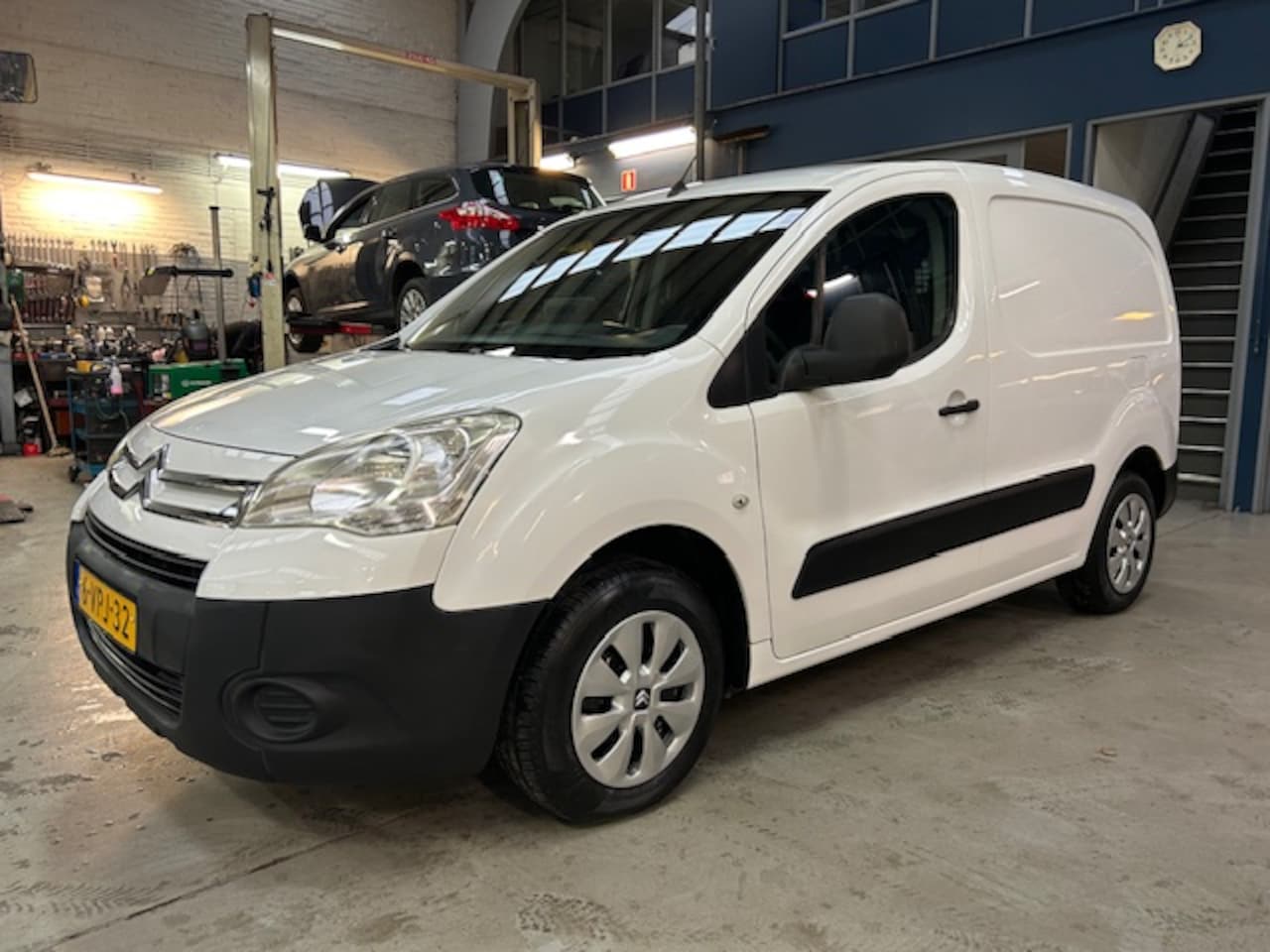 Citroën Berlingo - 1.6 HDI CLUB | Navi | Ingericht | 3-zits | Rijklaar prijs! - AutoWereld.nl