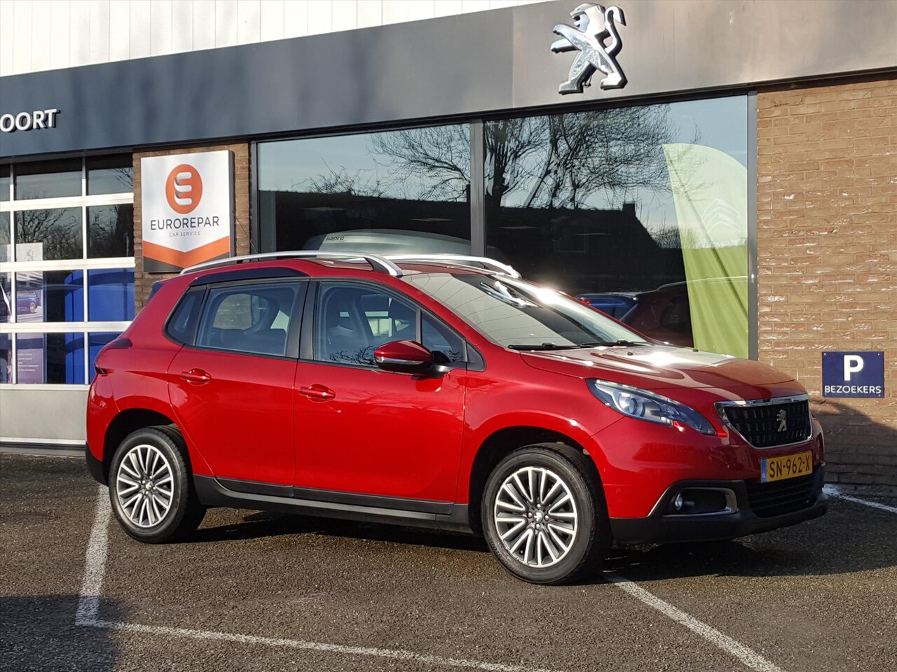 Peugeot 2008 - ACTIVE 1.2 PureTech-110pk VOLAUTOMAAT (EAT6) Navigatie | AIRCO | Cruise control | Parkeers - AutoWereld.nl