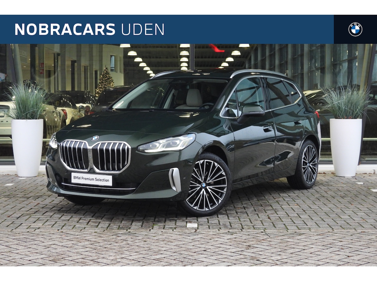 BMW 2-serie Active Tourer - 220i High Executive Luxury Line Automaat / Panoramadak / Trekhaak / Sportstoelen / Adaptie - AutoWereld.nl