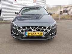 Hyundai i30 Wagon - 1.5 T-GDi MHEV Premium Staat in Hoogeveen