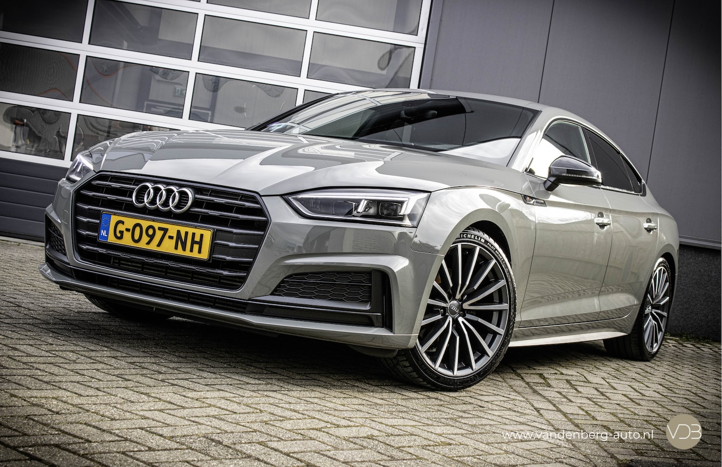 Audi A5 Sportback - 35 2.0i 150pk 3x S-line VIRTUAL black edition - AutoWereld.nl